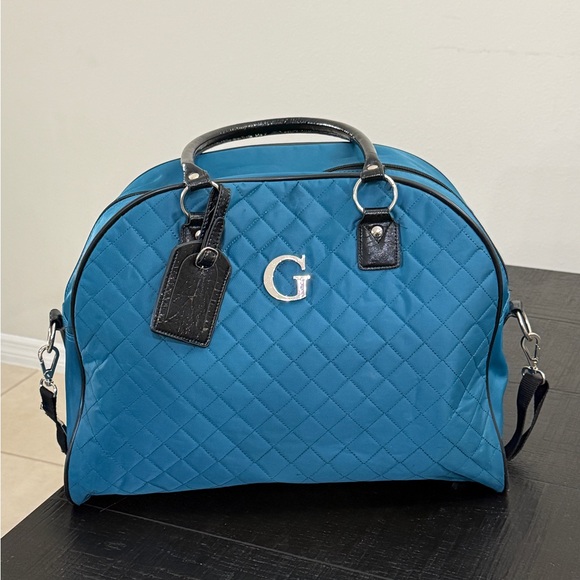 Guess Weekender - Picture 2 of 7